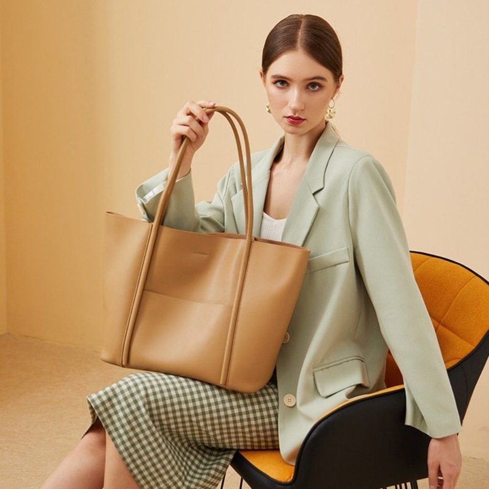 Leather handbags, work and travel bags, laptop bags, ladies handbags, shopping b